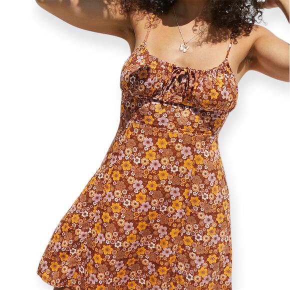 Urban Outfitters Kamaryn Printed Mini Dress Brown Floral Boho 70s Sz Medium - Picture 1 of 15